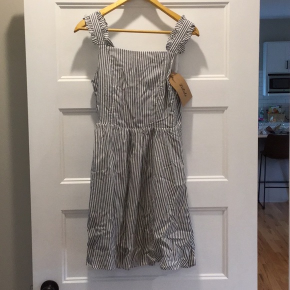 Listicle Dresses & Skirts - Gray and white striped dress